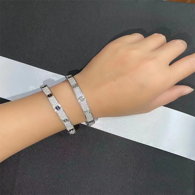 Perhiasan Custom Brand Persegi Emas Putih Brand Cinta Gelang Dengan Berlian